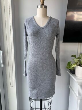 Aritzia Community V-Neck Long Sleeve Knit Dress